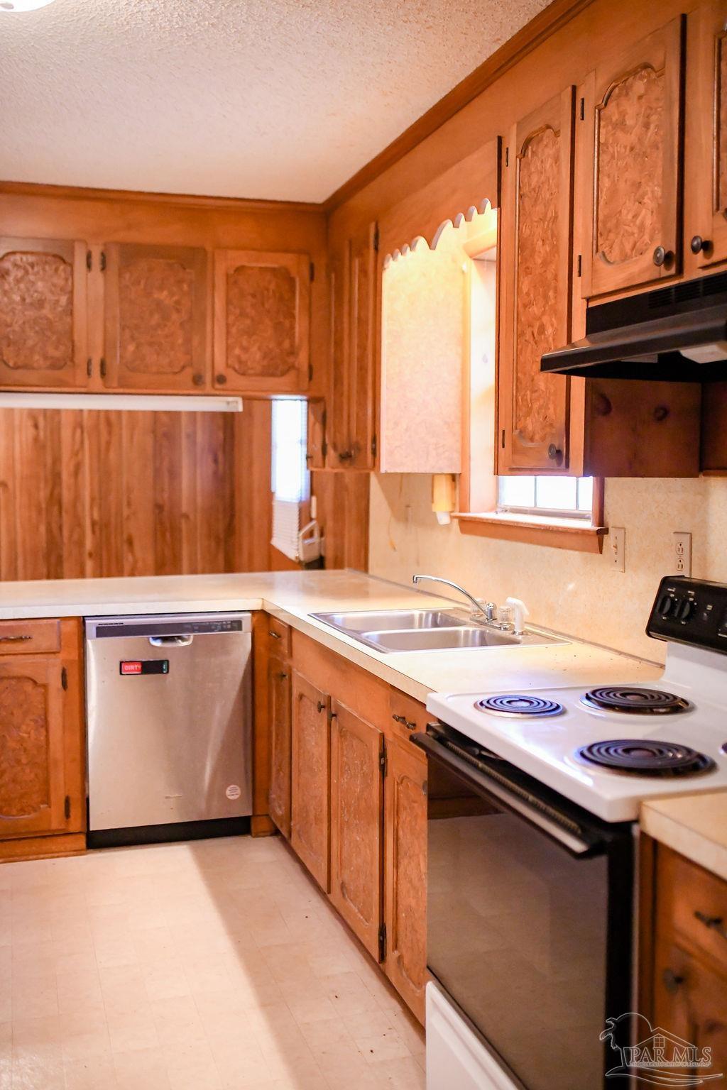 537 Lowery Rd