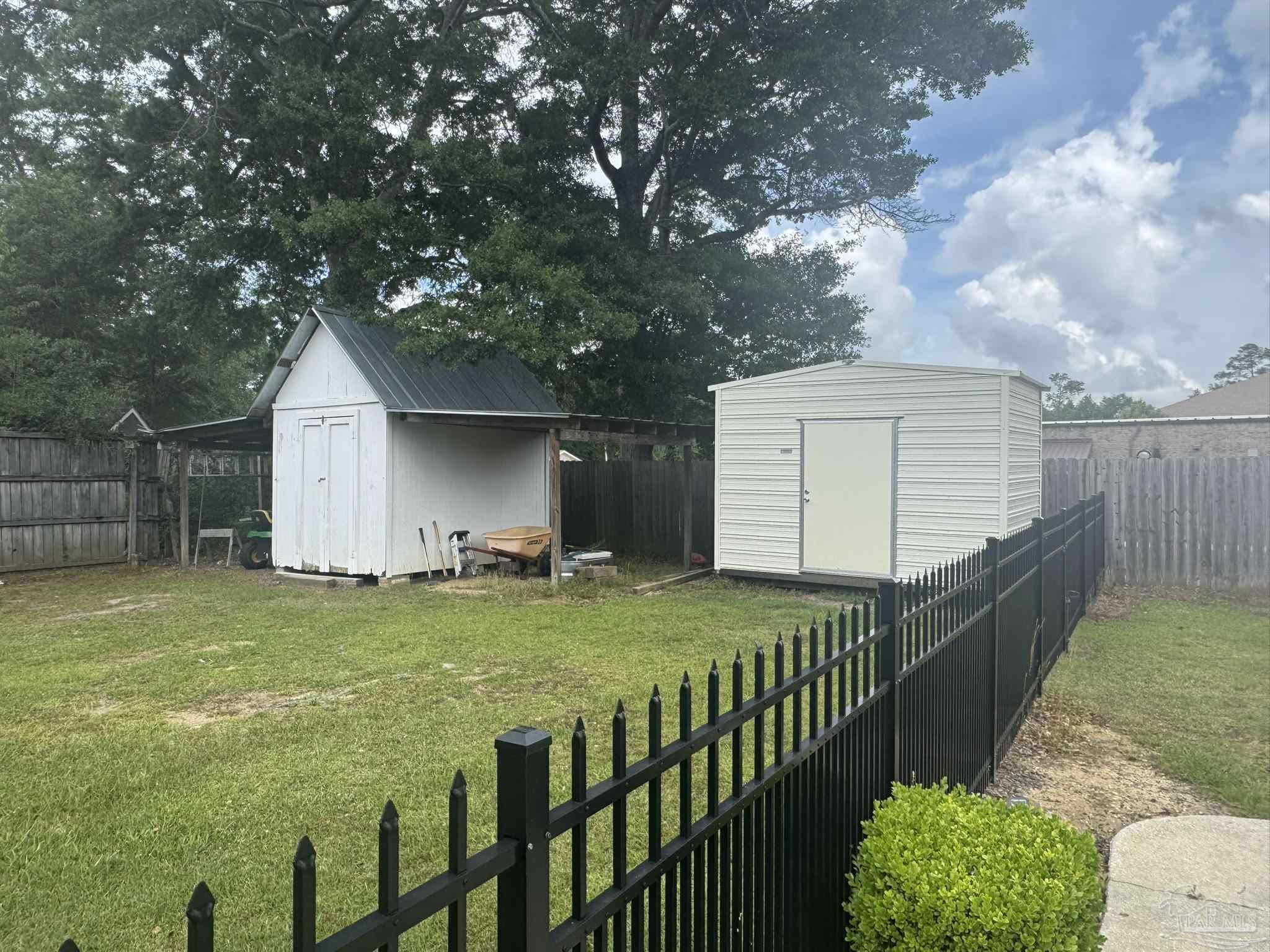 102 Magnolia St