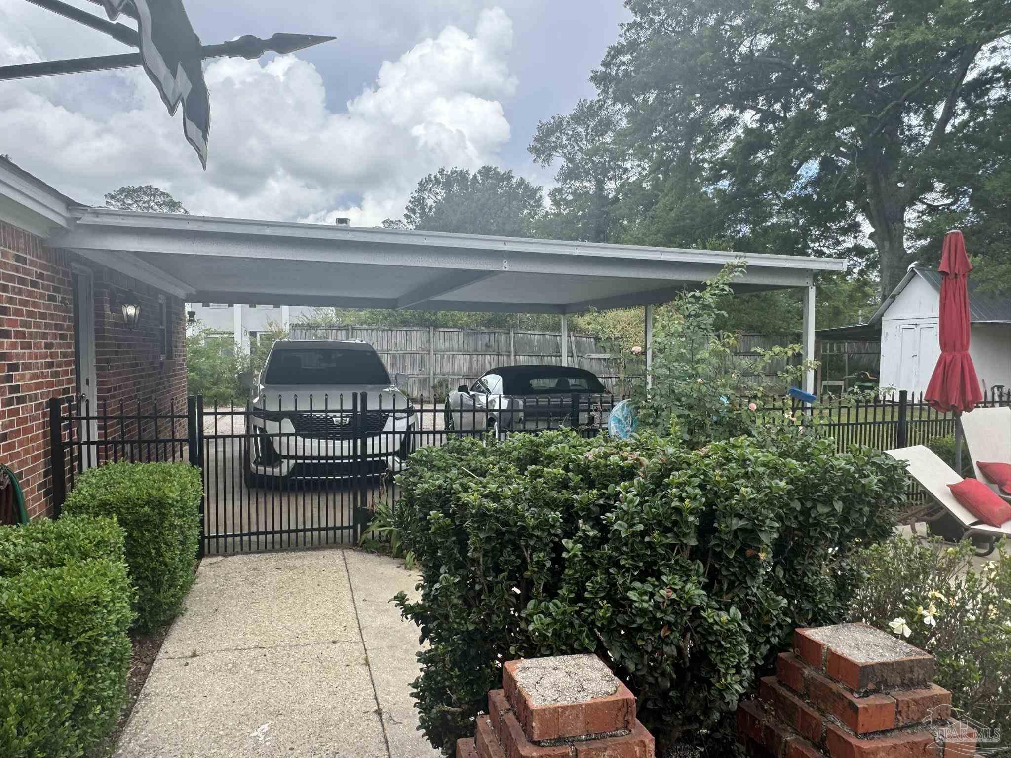102 Magnolia St