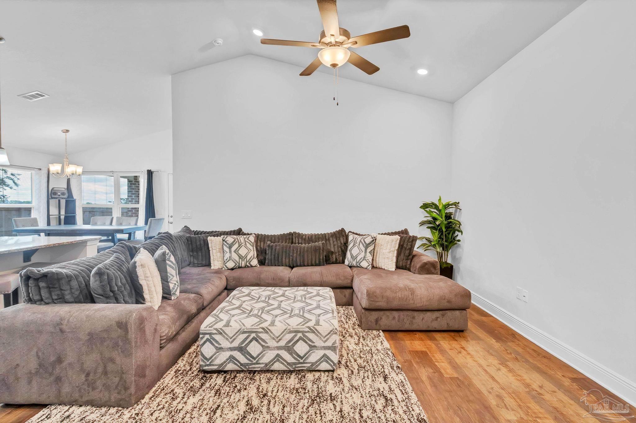 128 Cottage Ln