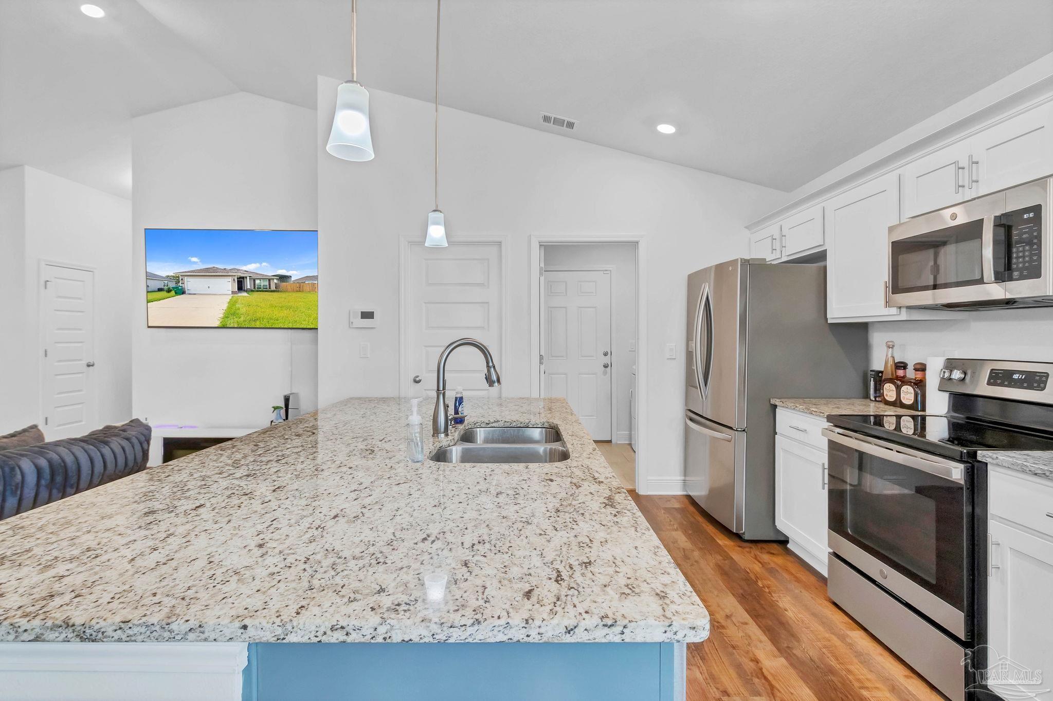 128 Cottage Ln