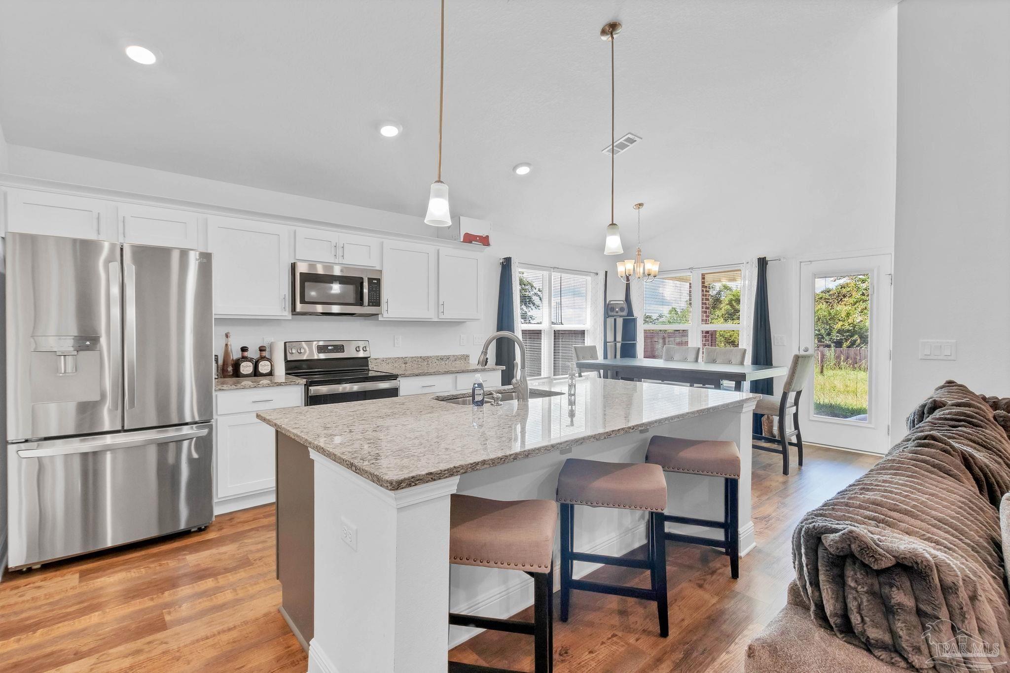 128 Cottage Ln