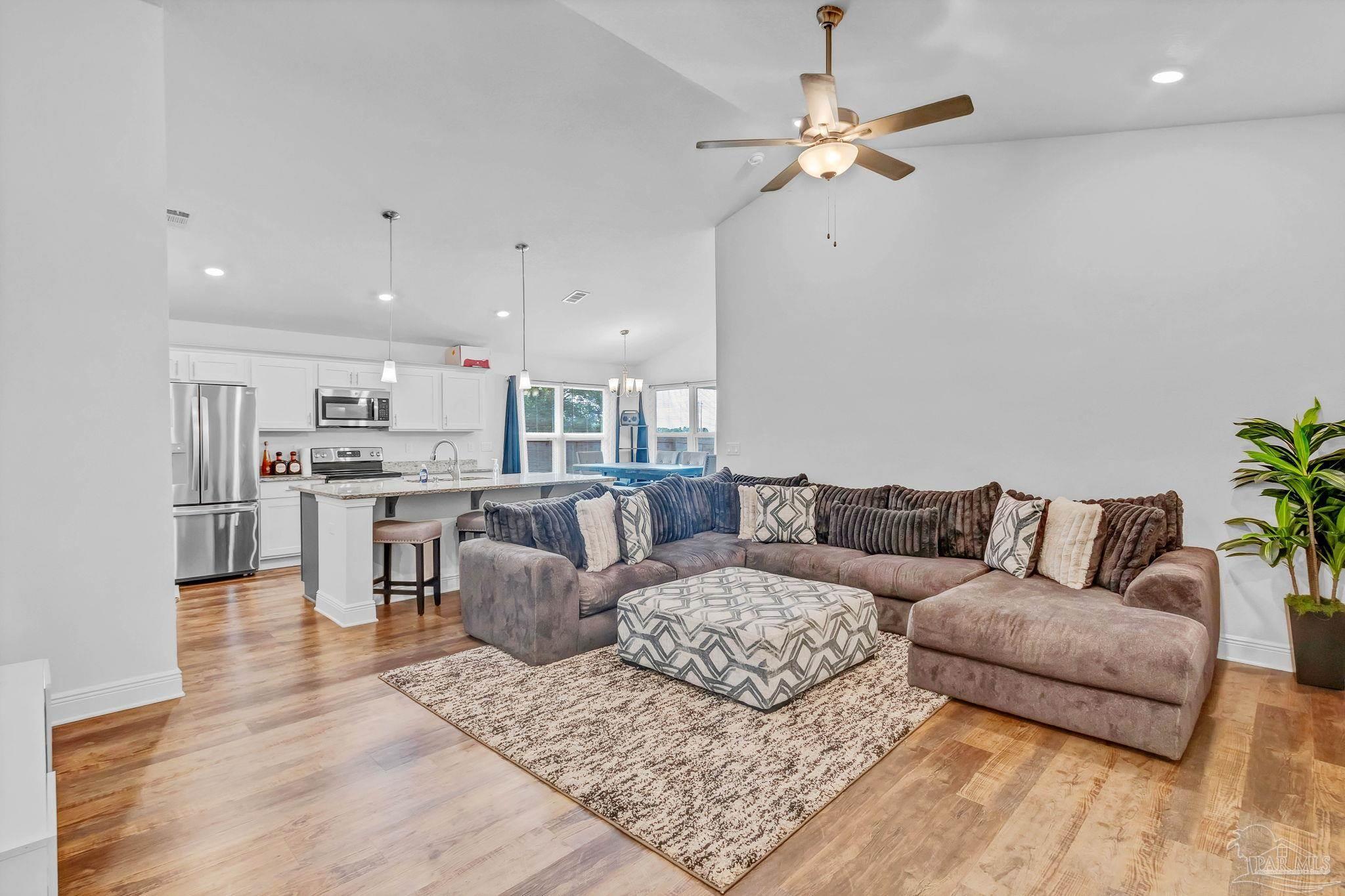 128 Cottage Ln