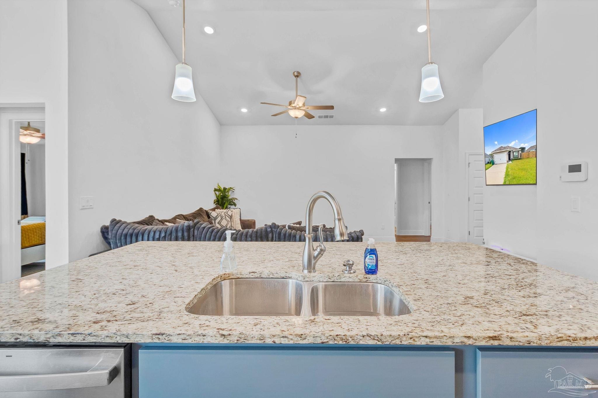 128 Cottage Ln