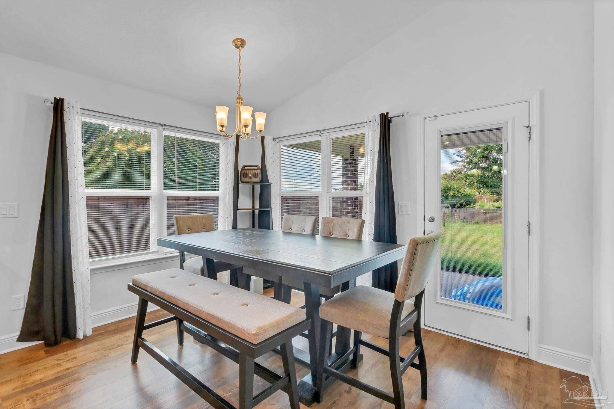 128 Cottage Ln