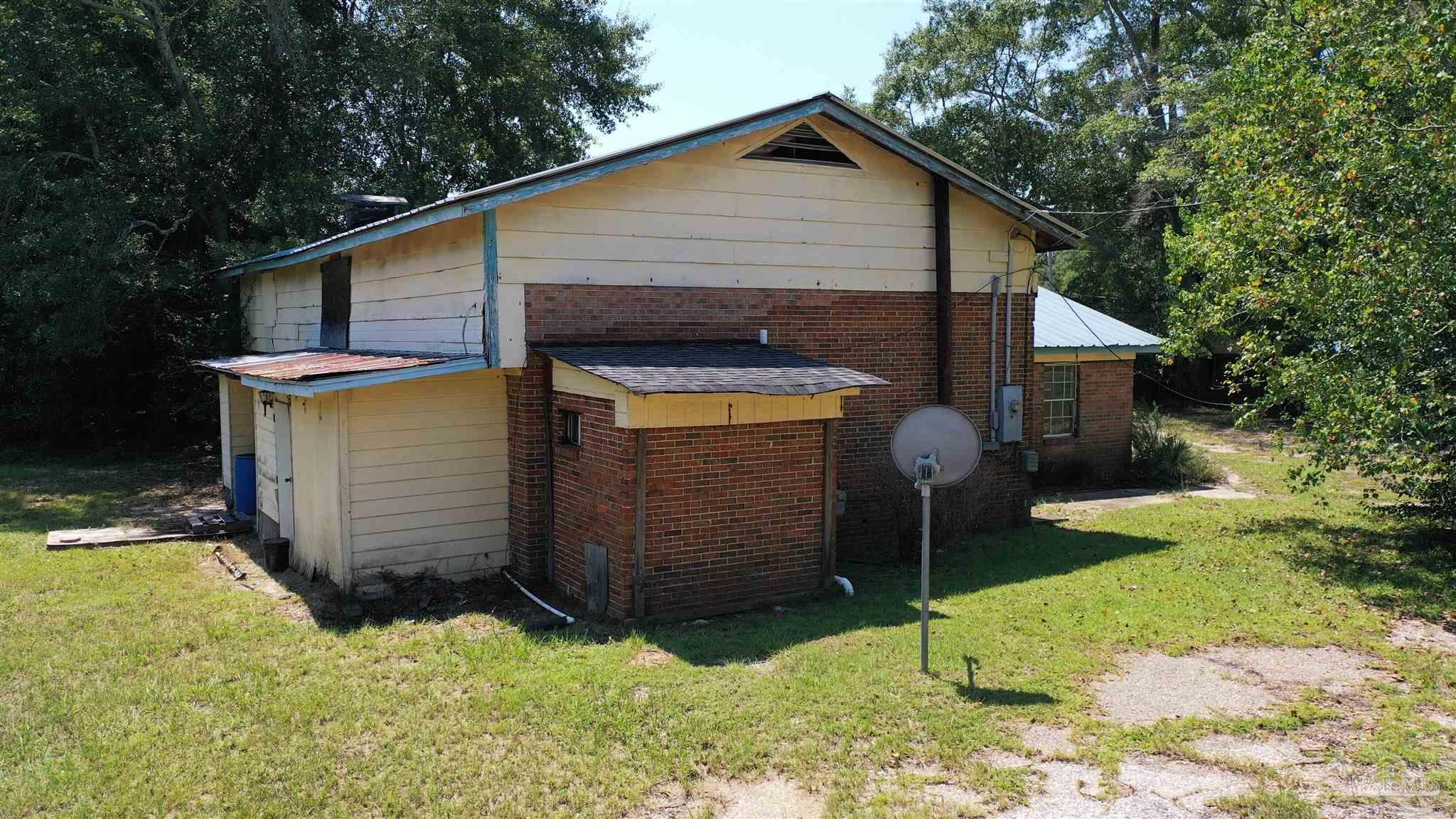 612 N Main St