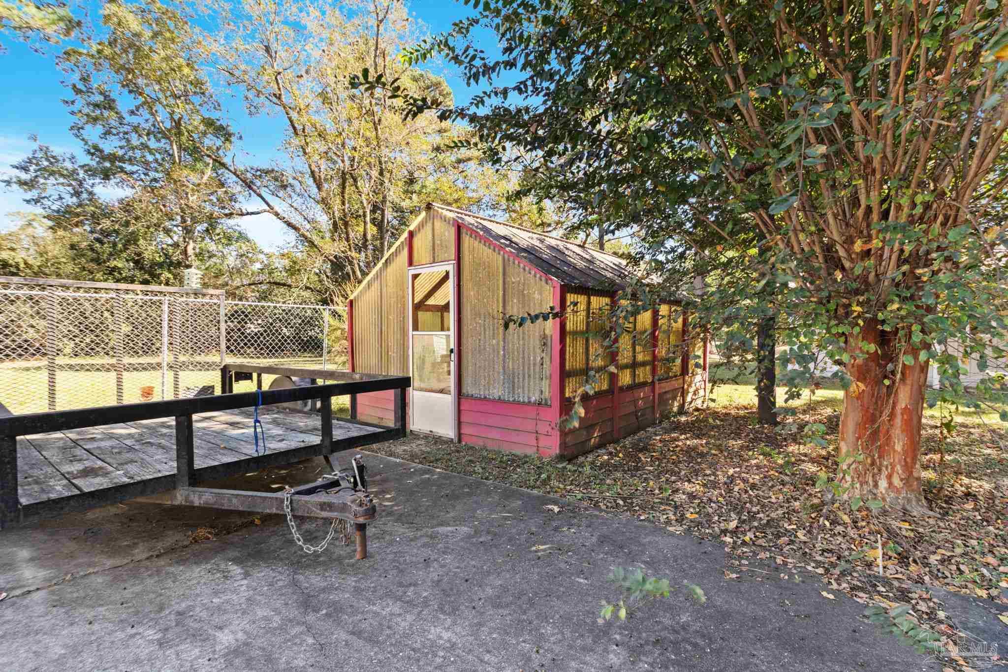 695 Woods Rd