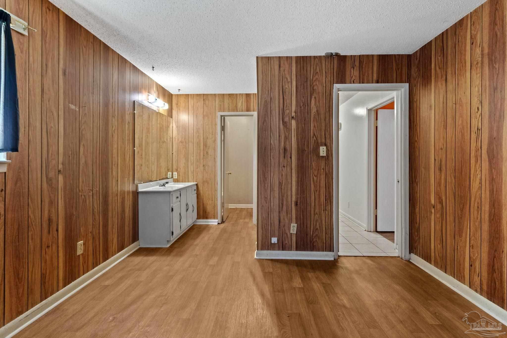 695 Woods Rd