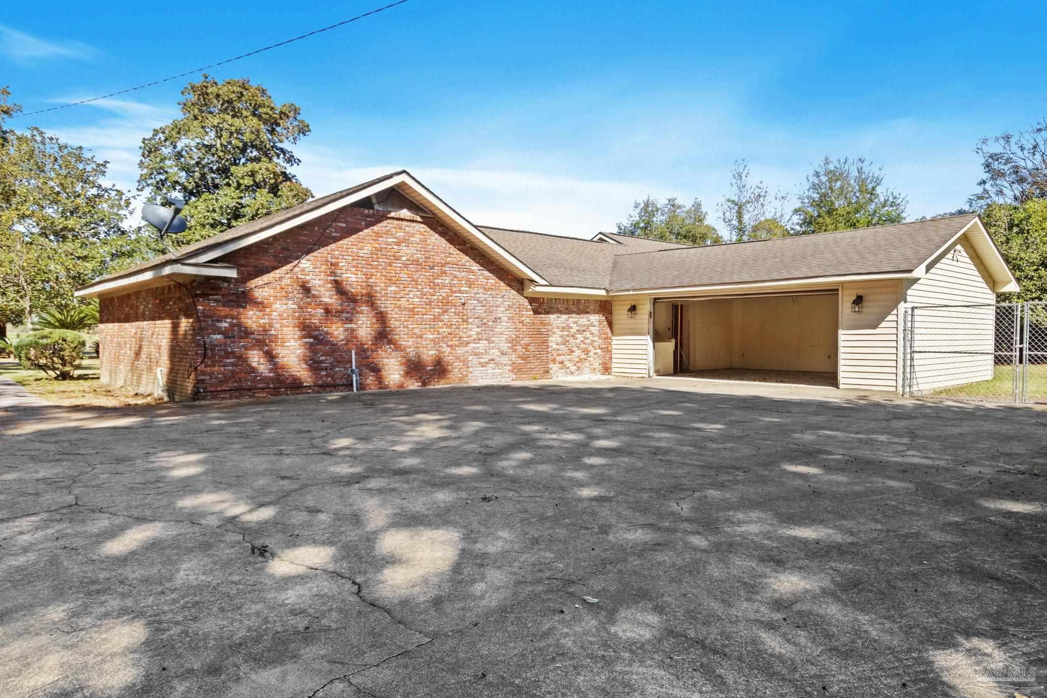 695 Woods Rd