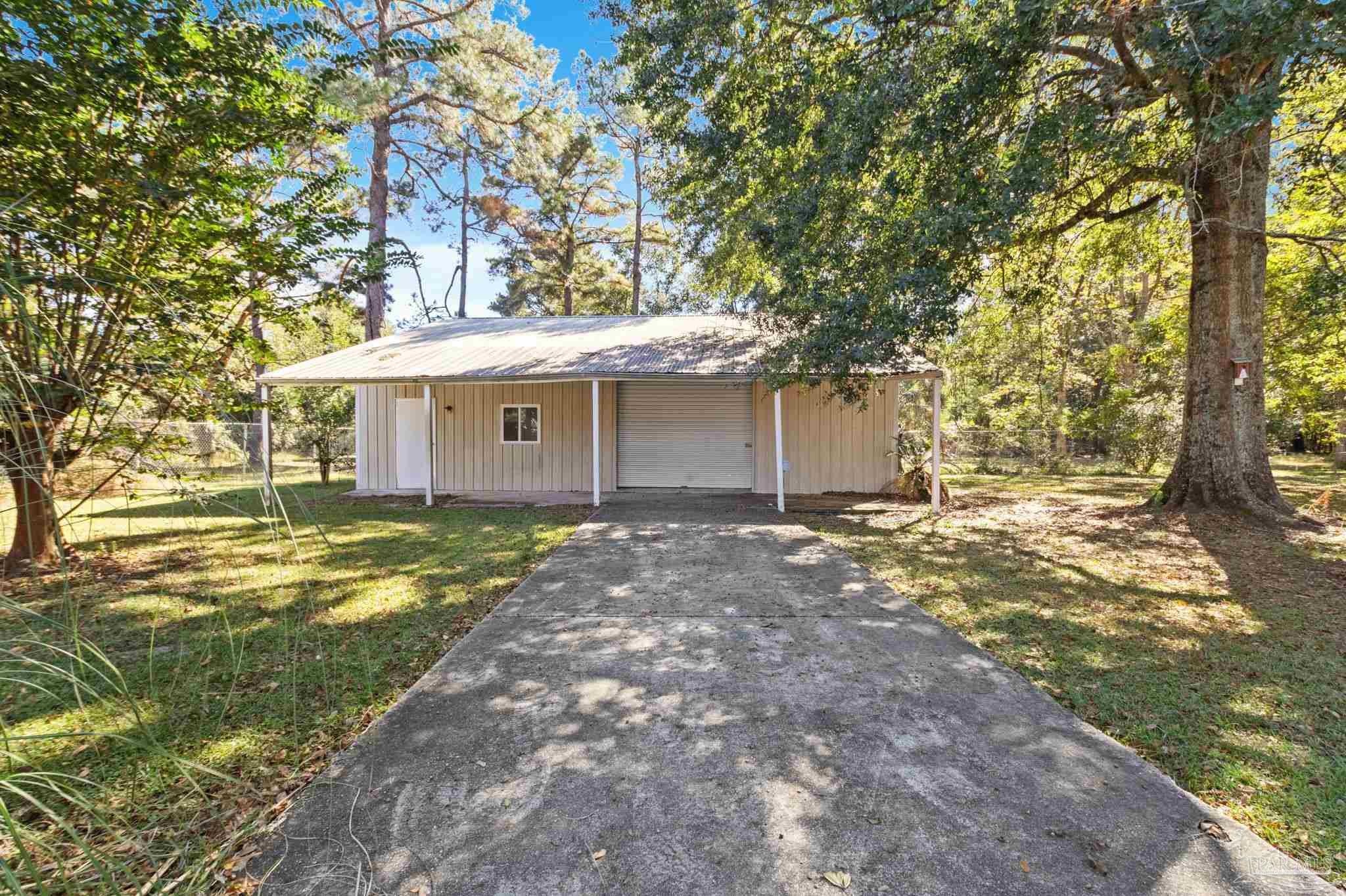 695 Woods Rd