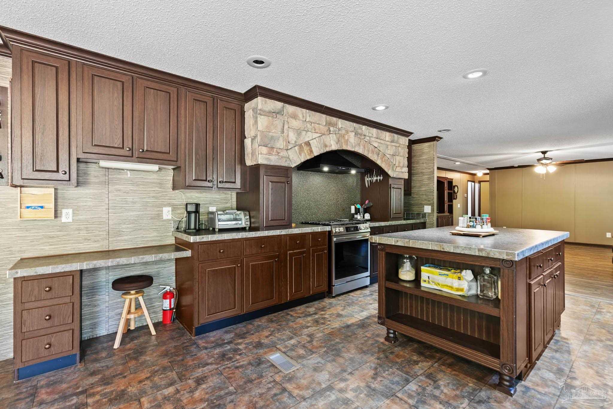289 Blackwell Ln