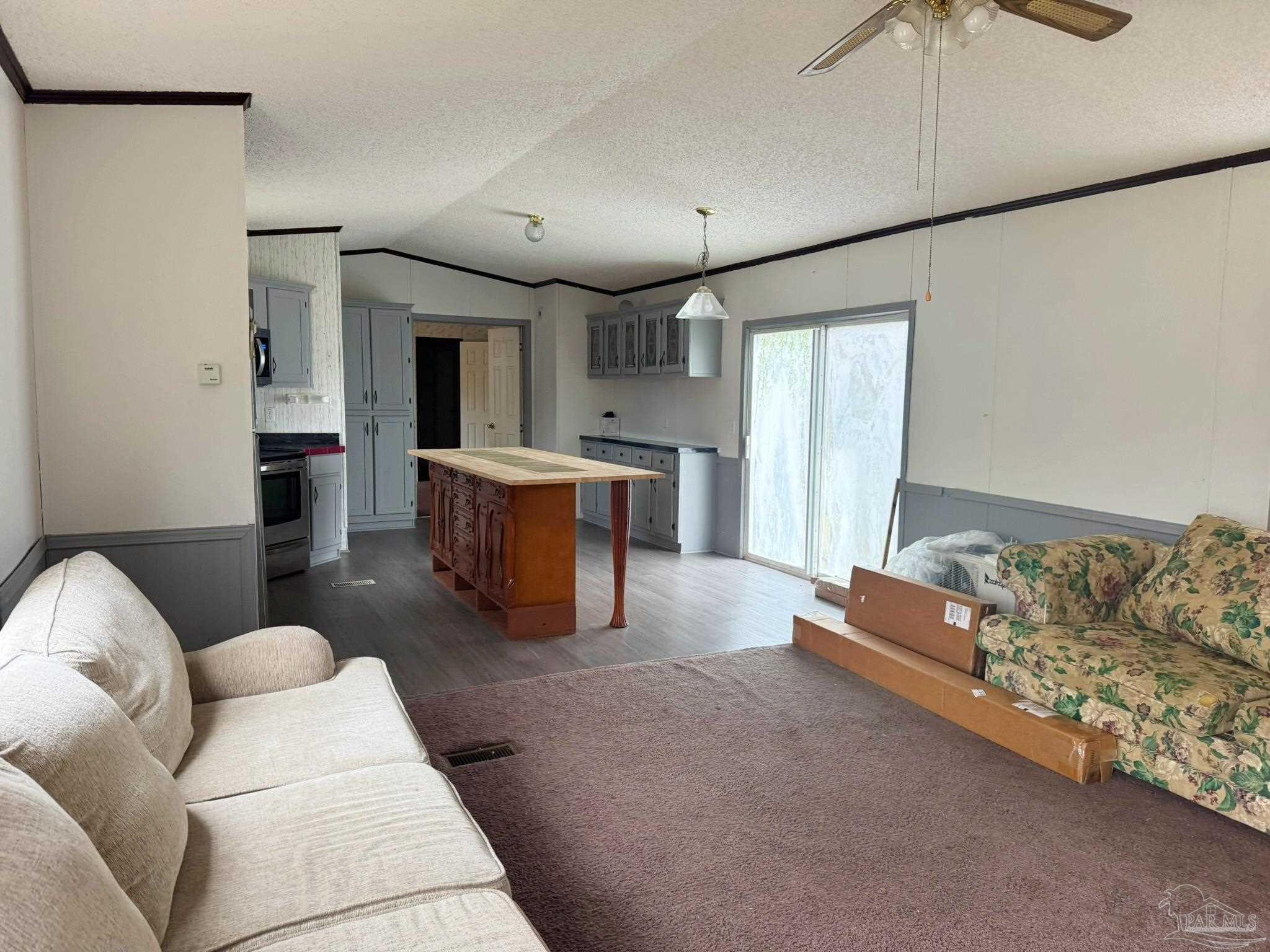818 Twin Bridges Rd