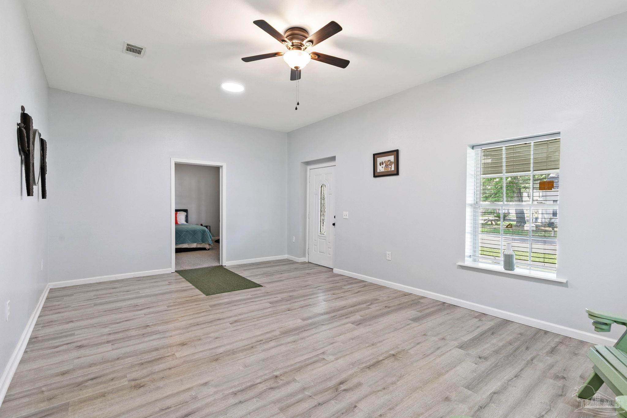 211 S Presley St