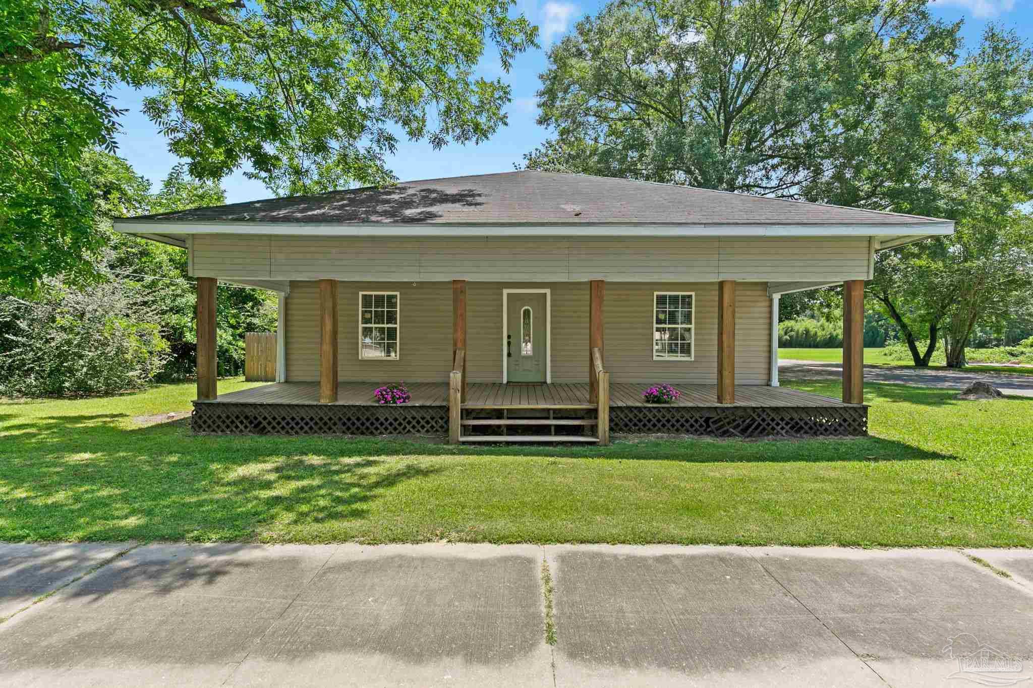 211 S Presley St