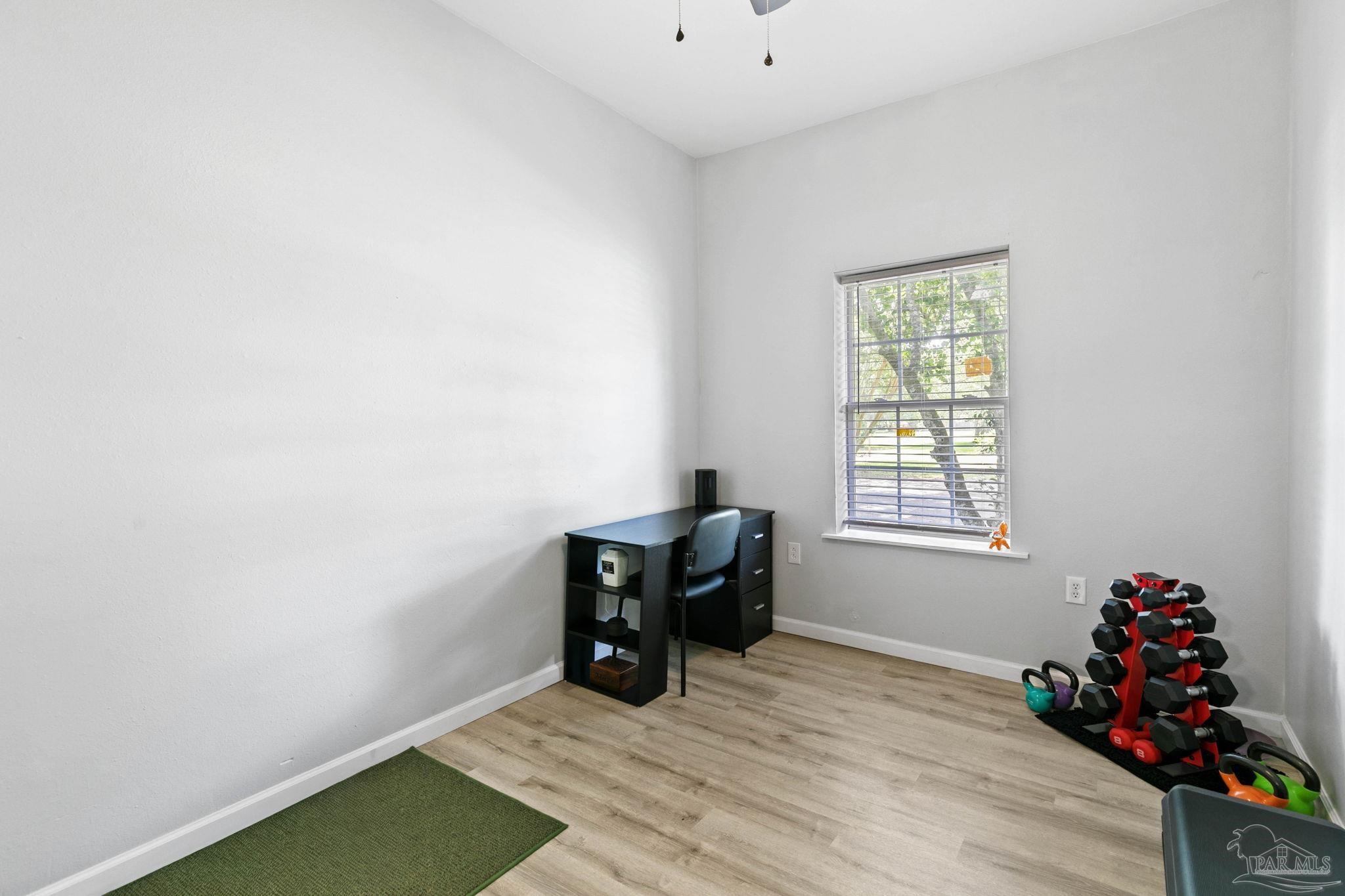 211 S Presley St