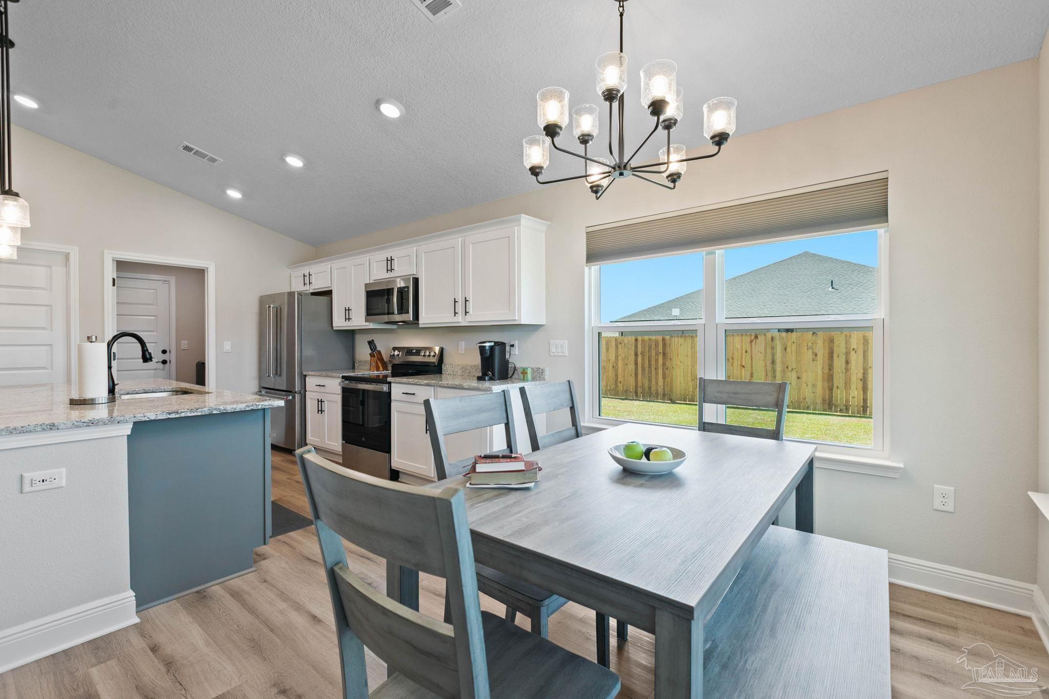 140 Saint Stephens Ct