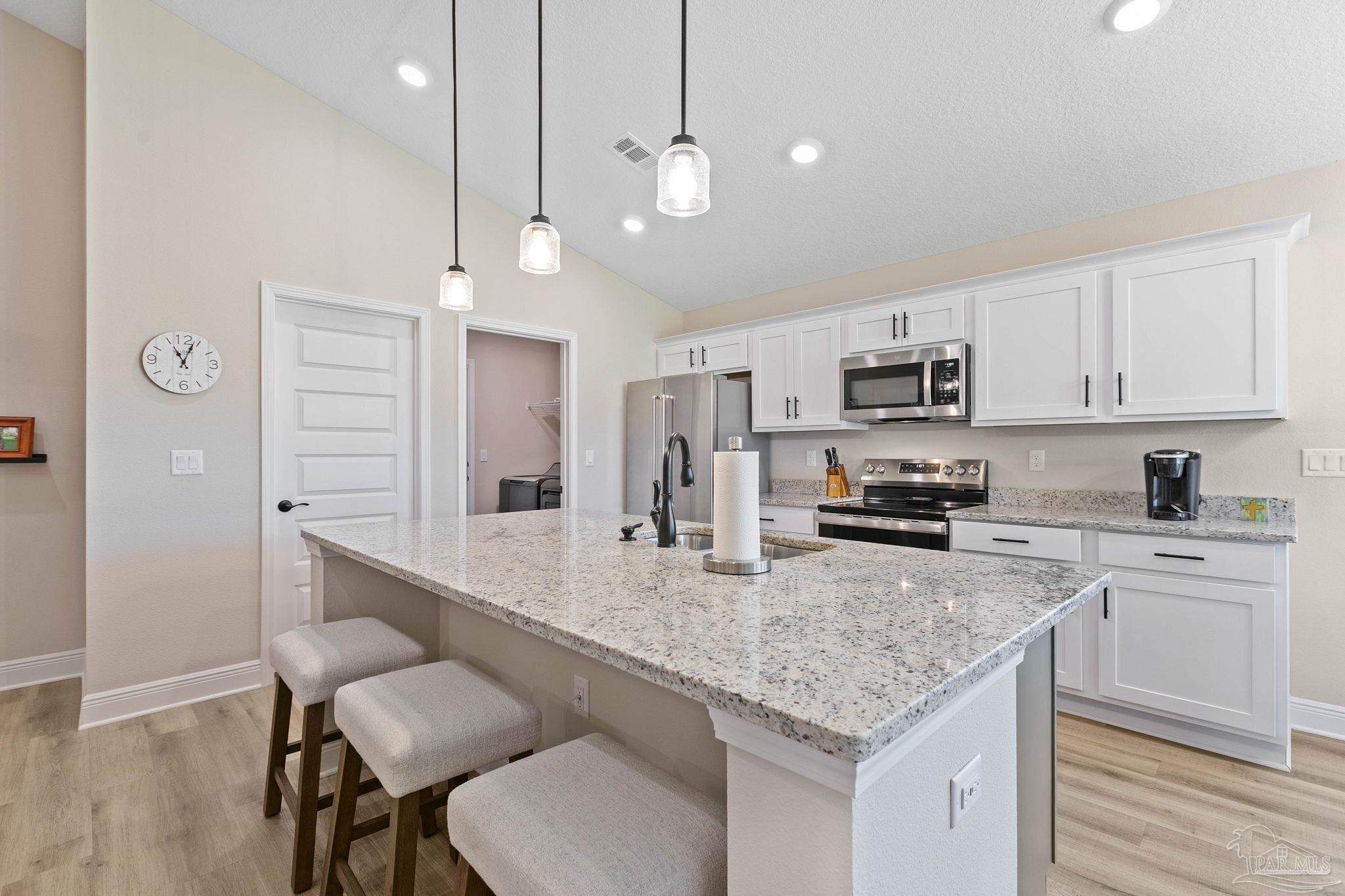140 Saint Stephens Ct