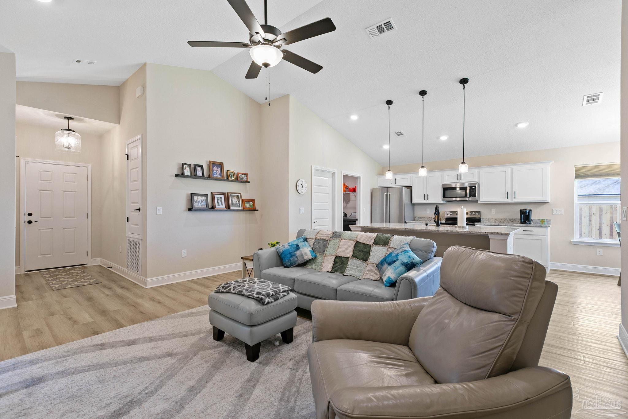 140 Saint Stephens Ct