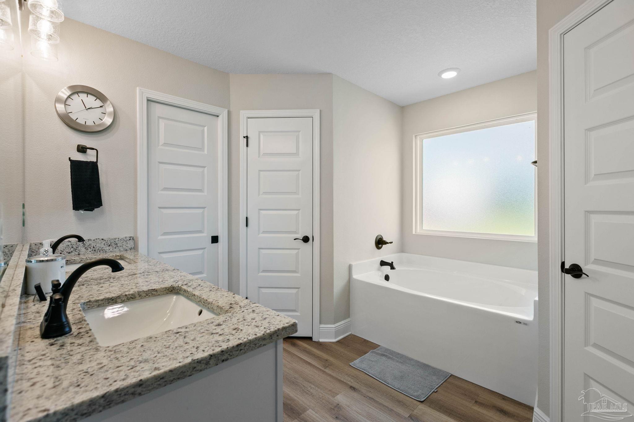 140 Saint Stephens Ct
