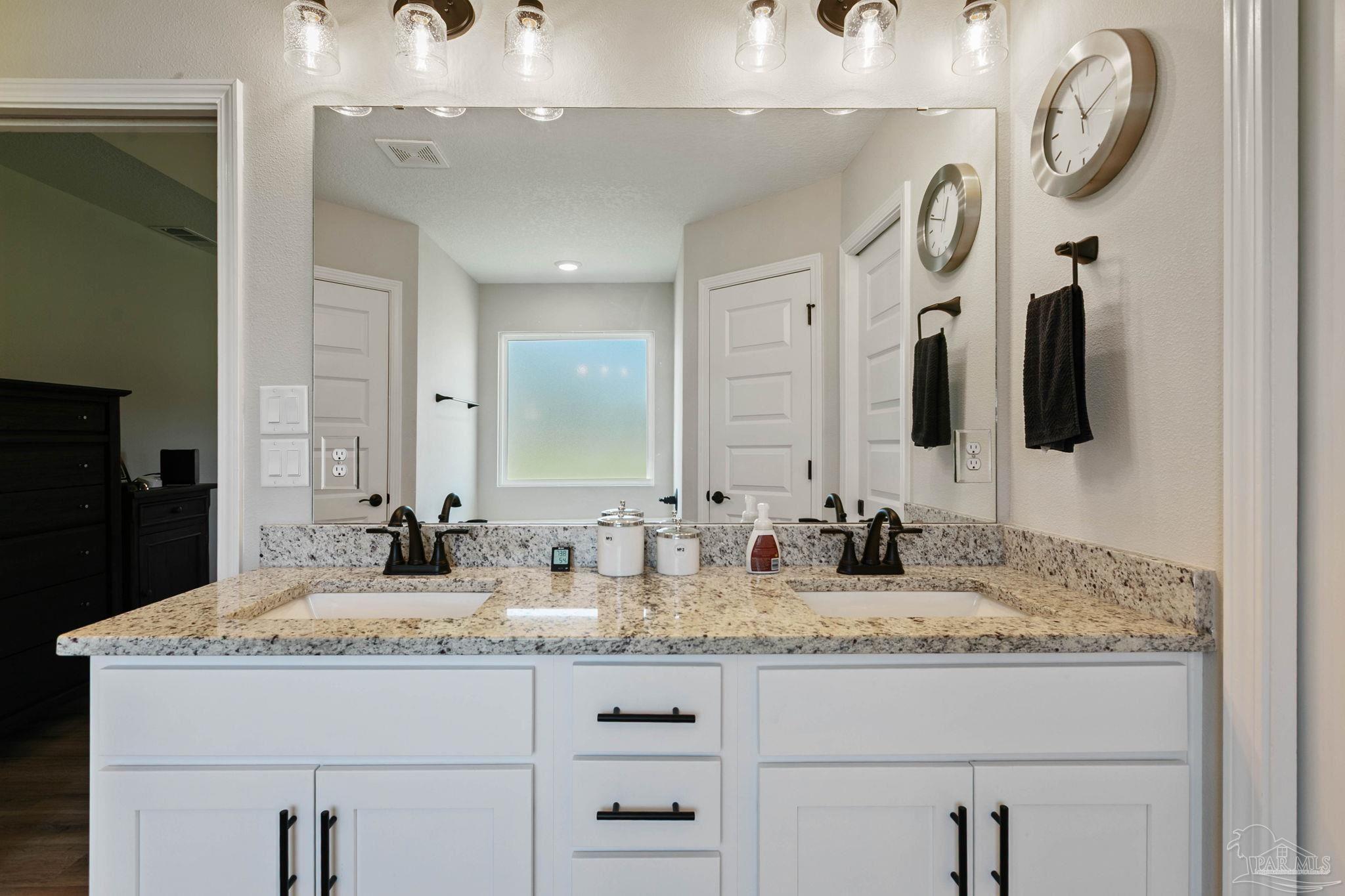 140 Saint Stephens Ct