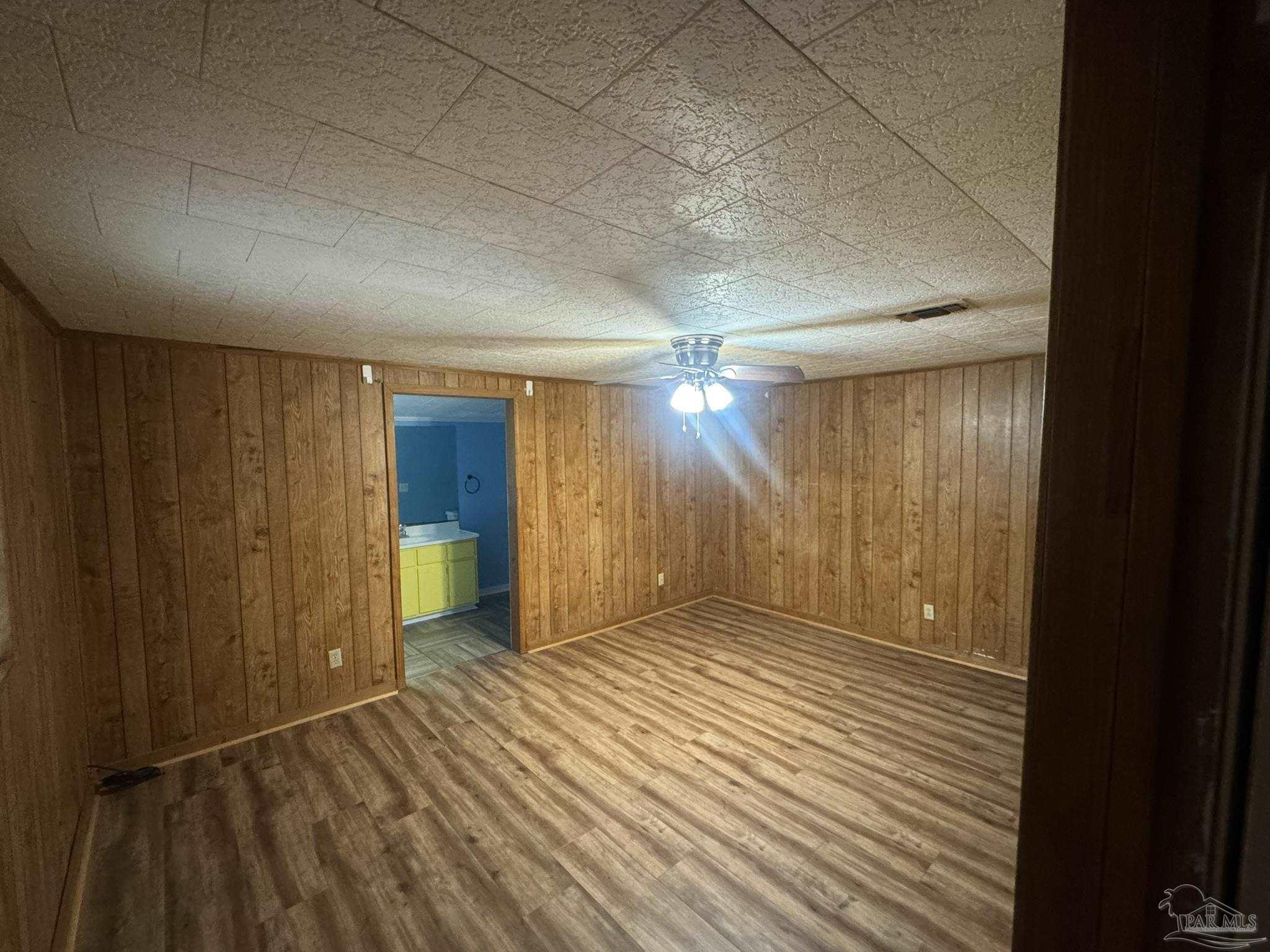 233 Wilson Ave