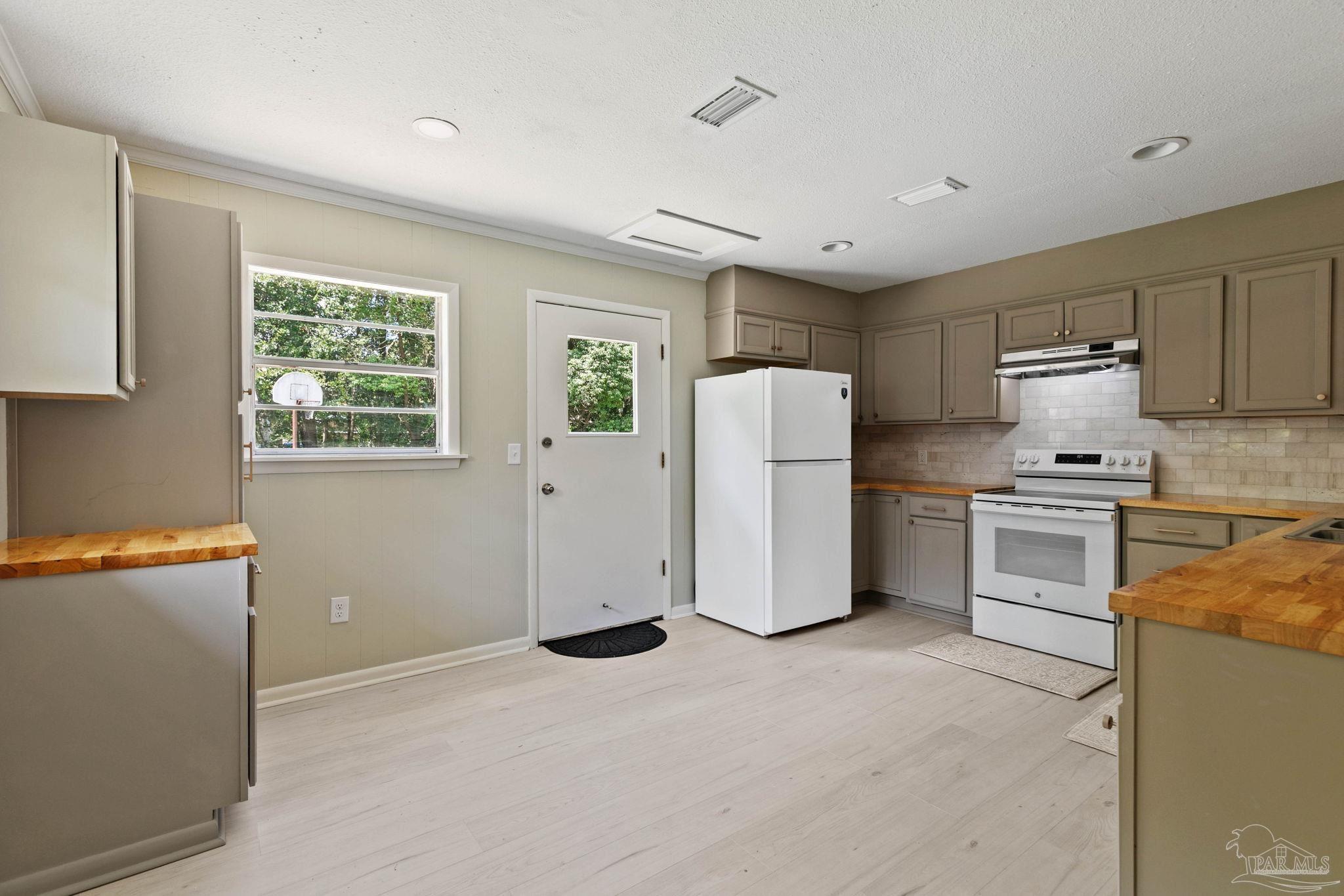 216 6th Ave