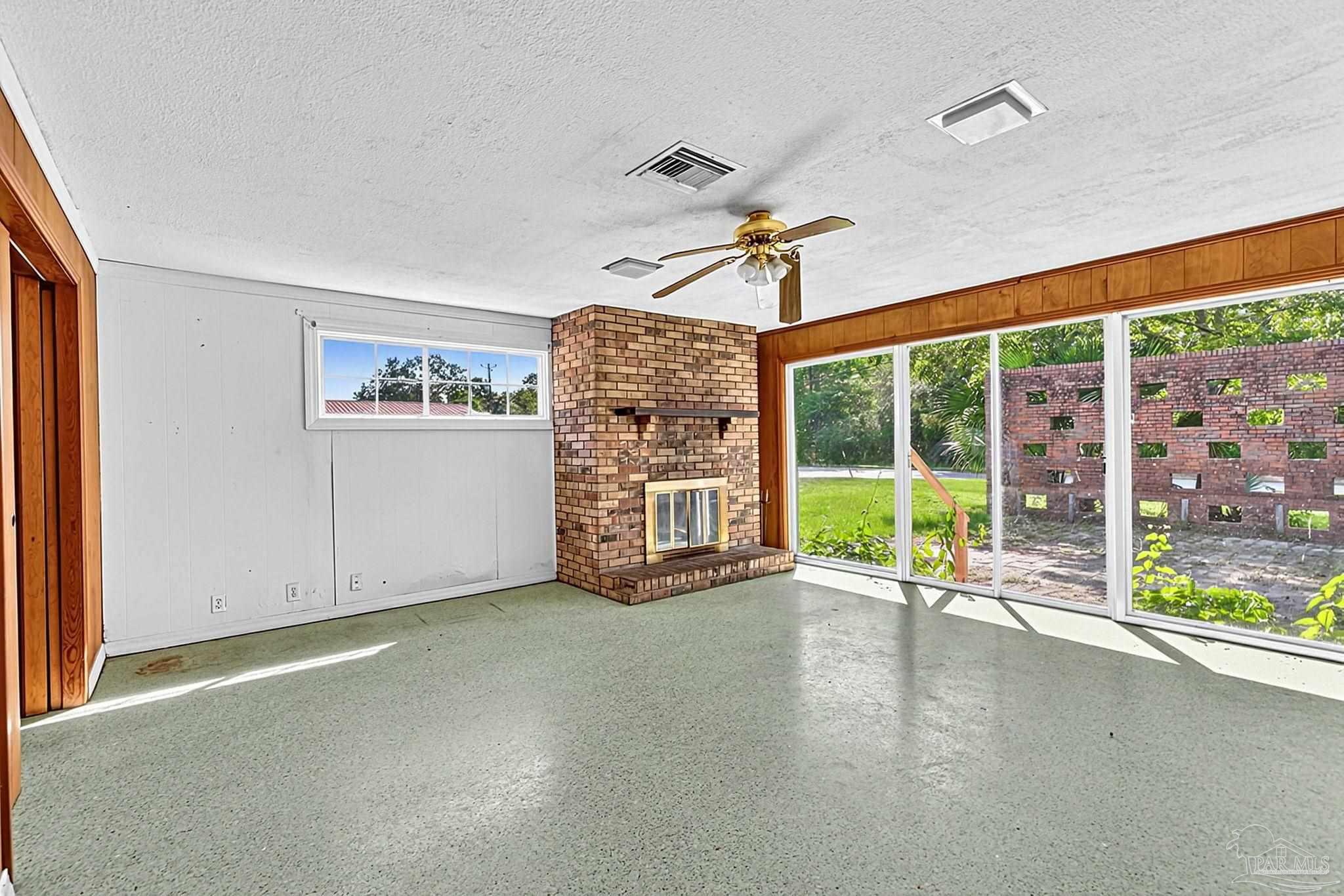 1018 Titi St