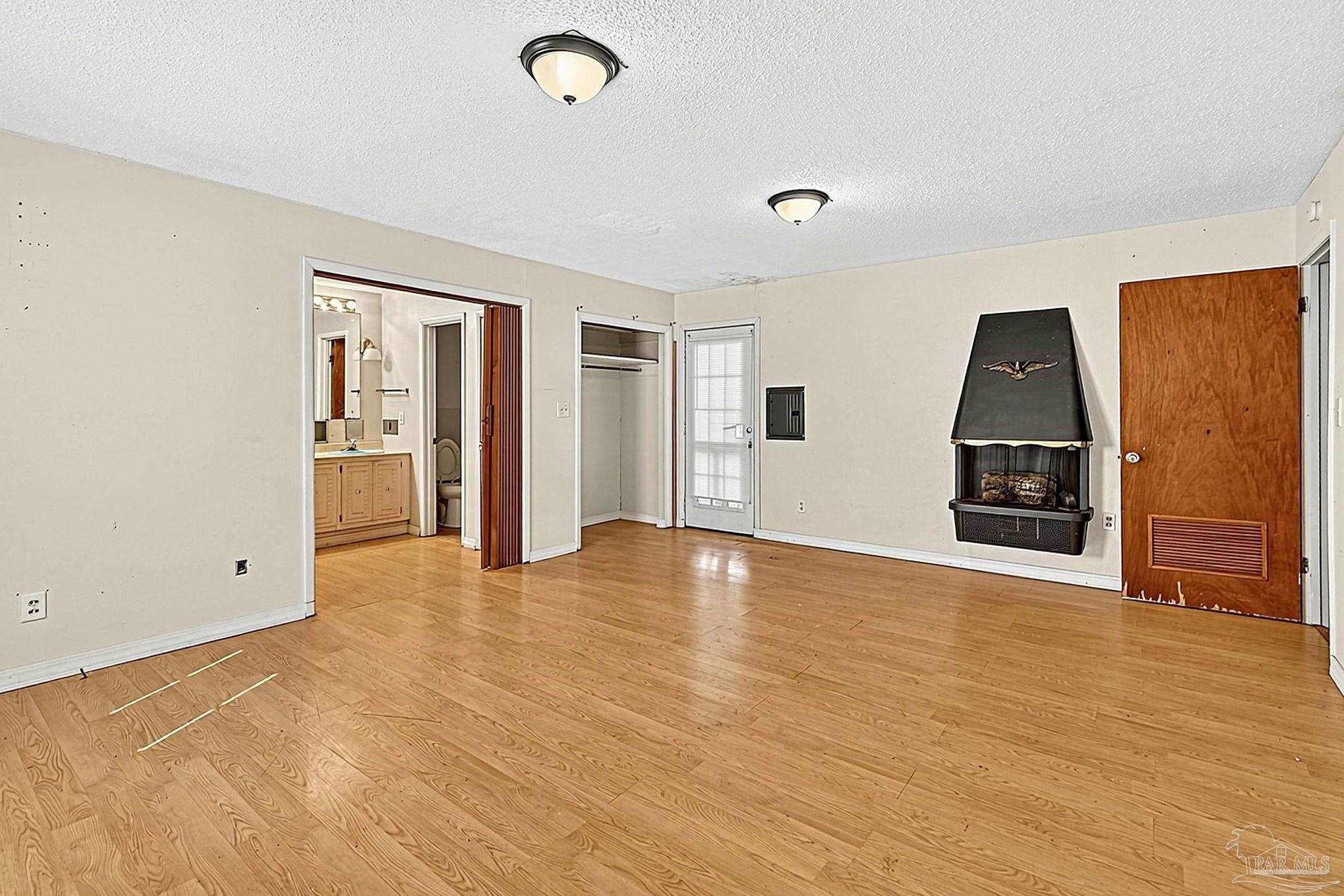 1018 Titi St
