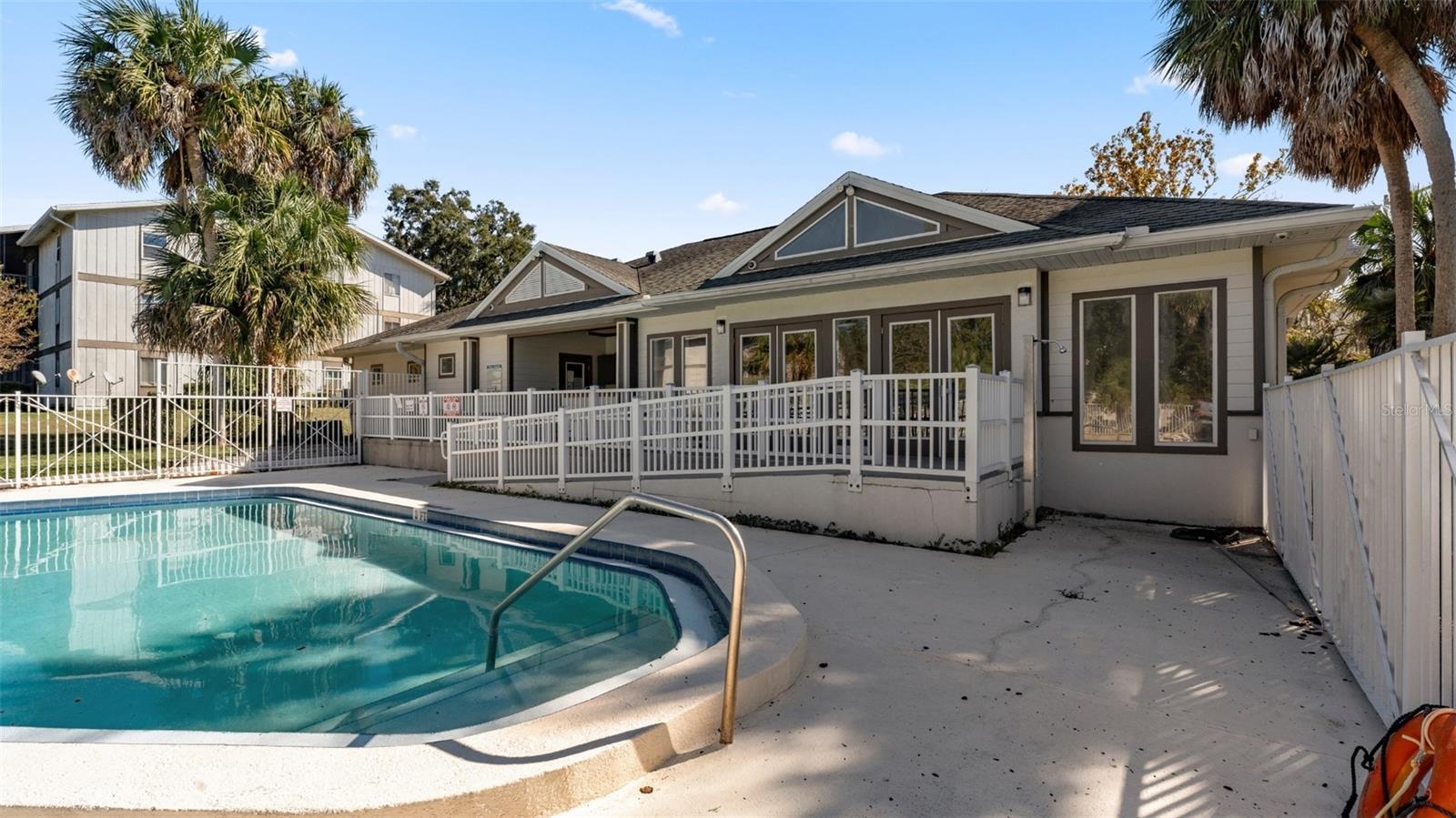 6519 W NEWBERRY RD #912