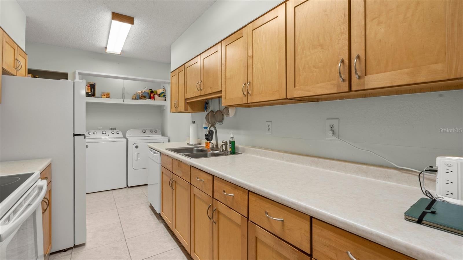 6519 W NEWBERRY RD #912