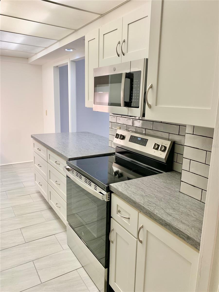 1719 NW 23RD AVE #PH-A