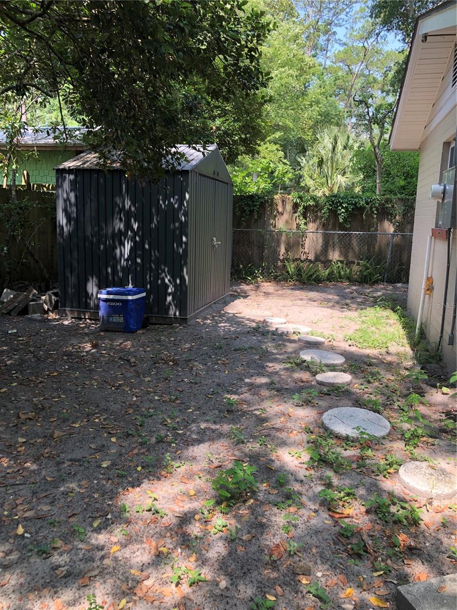 737 NE 11TH AVE