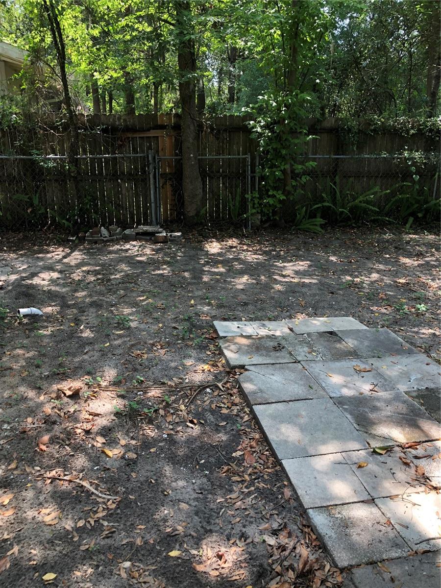 737 NE 11TH AVE