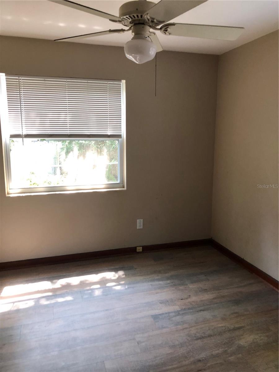 737 NE 11TH AVE