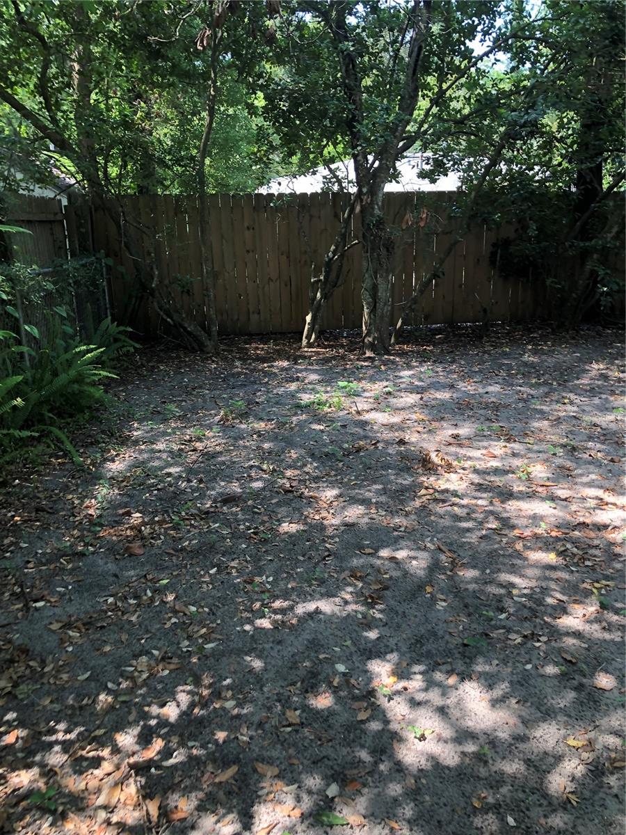 737 NE 11TH AVE