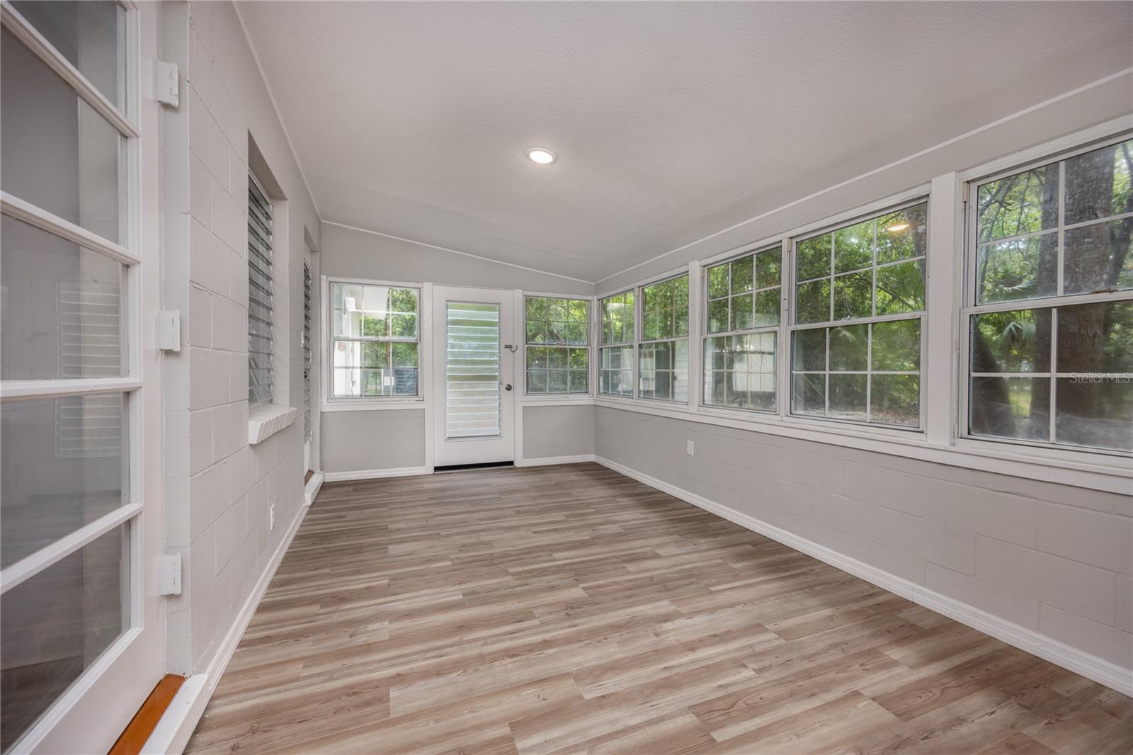 640 NW 36TH TER
