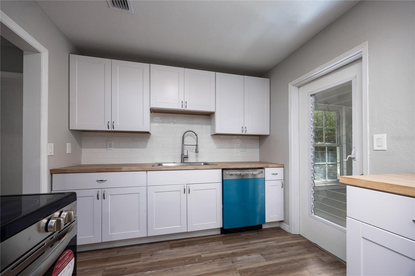 640 NW 36TH TER