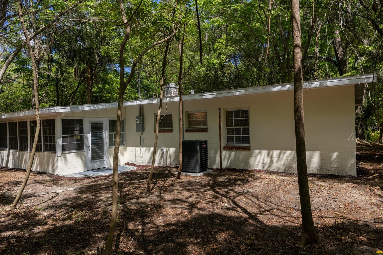 640 NW 36TH TER