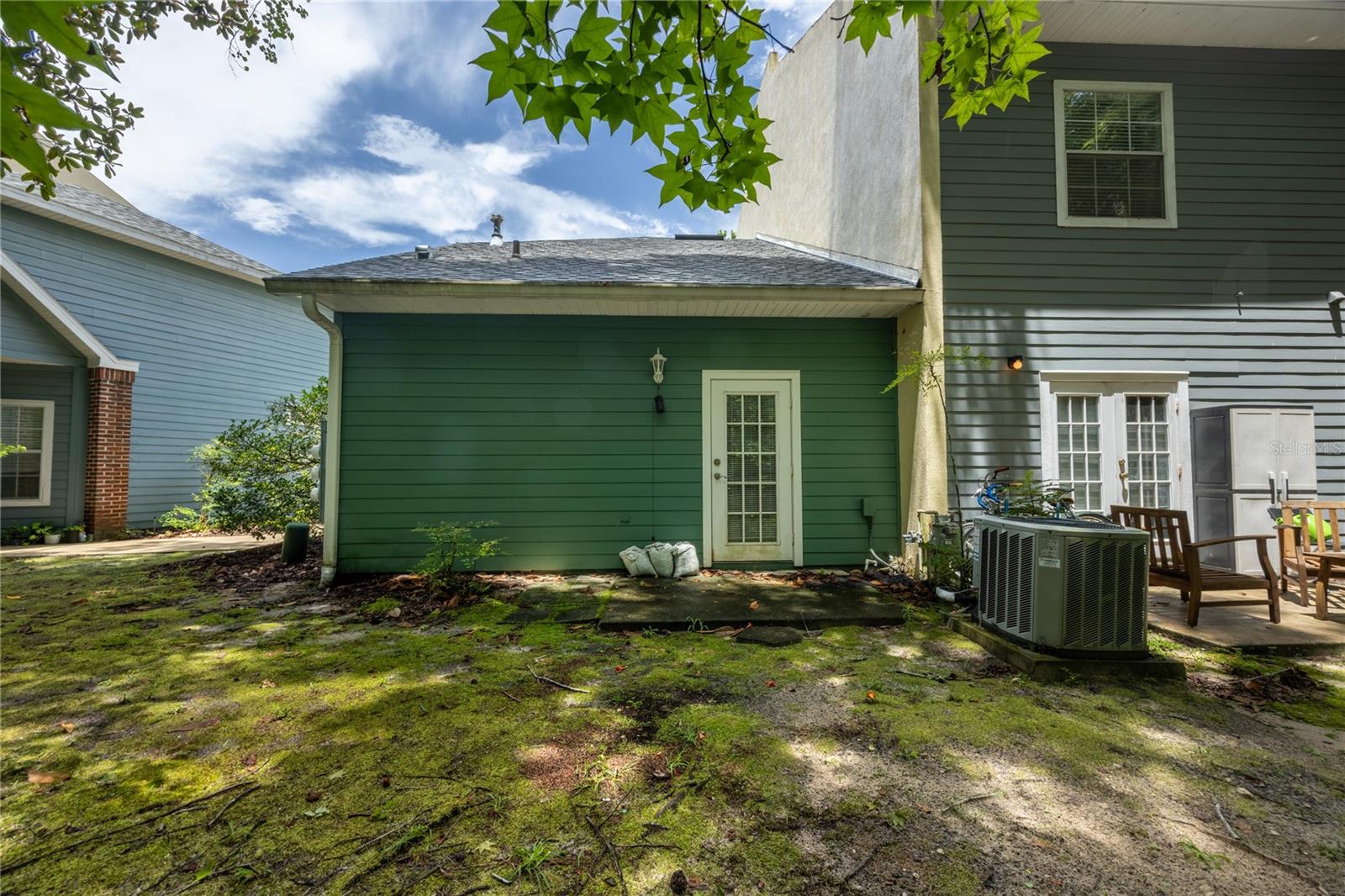 4945 NW 1ST PL
