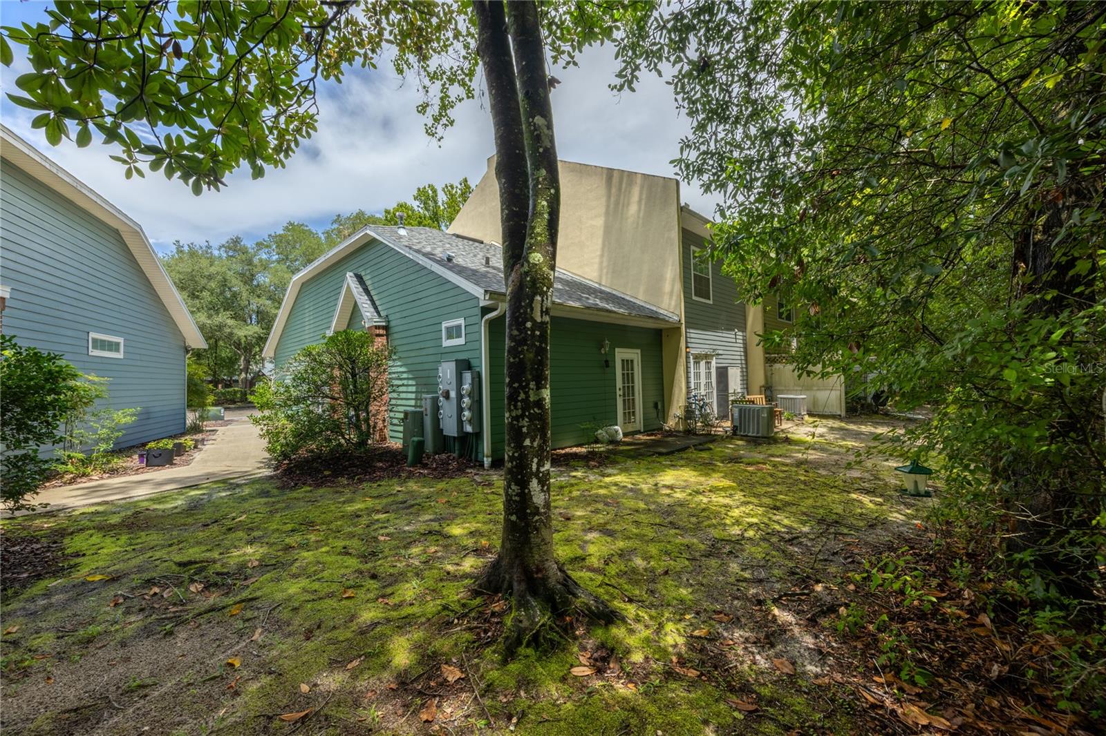 4945 NW 1ST PL