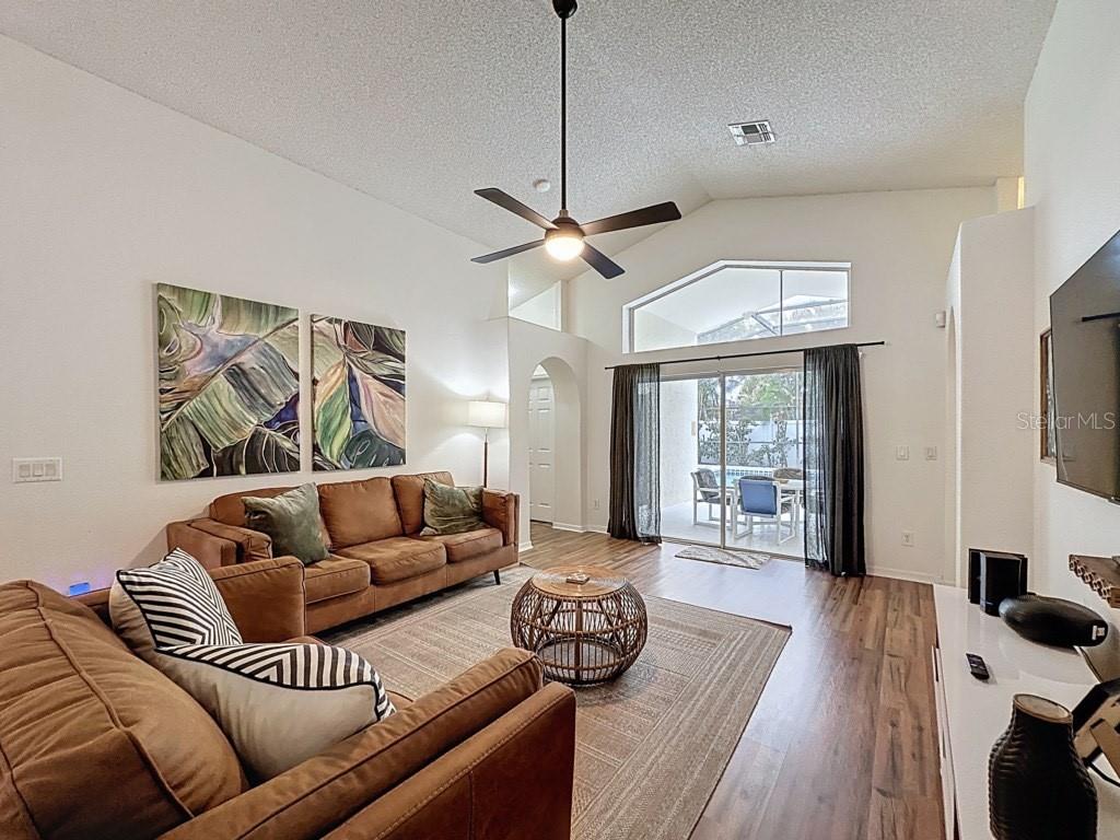 2615 SUMMER CREEK DR