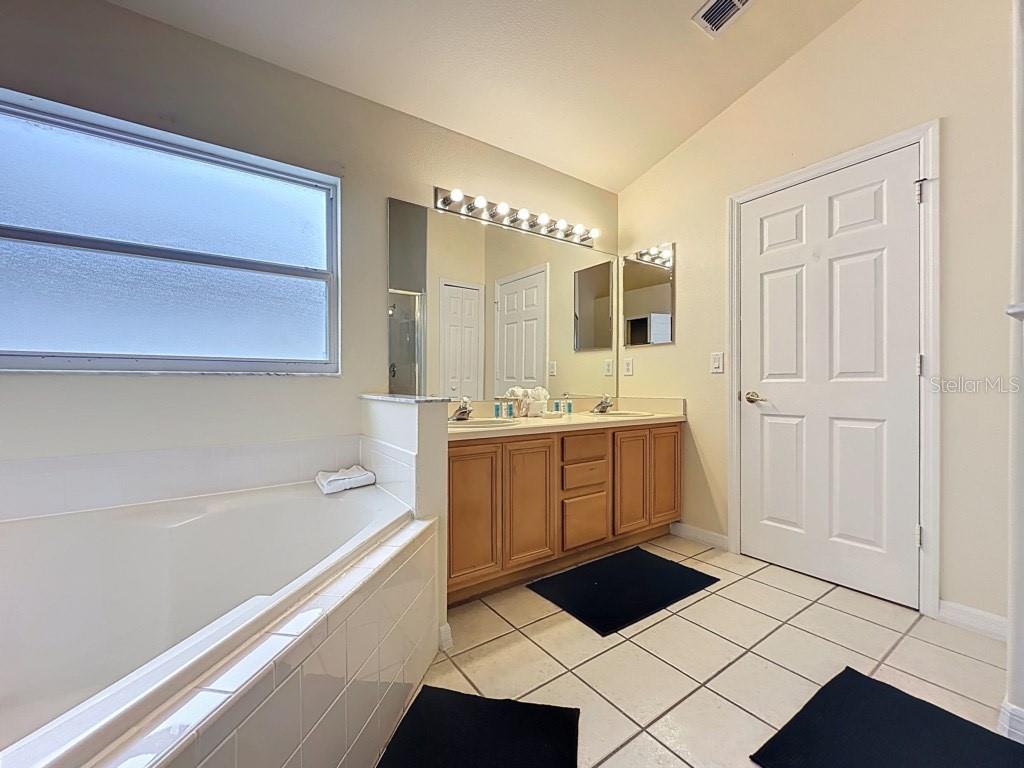 2615 SUMMER CREEK DR