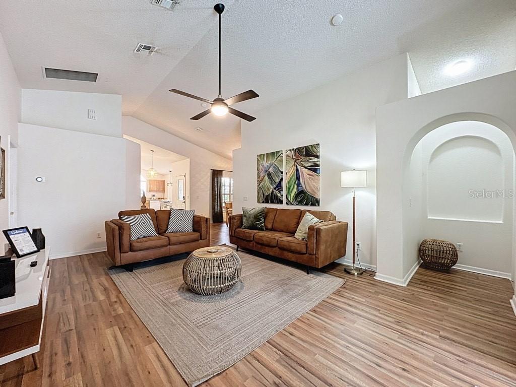 2615 SUMMER CREEK DR