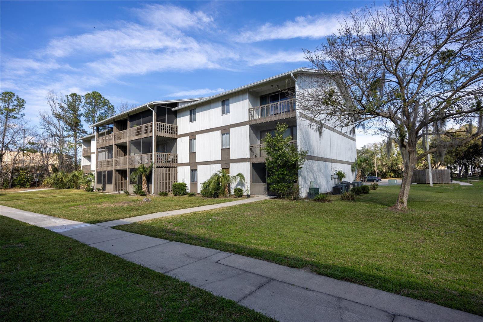 6519 W NEWBERRY #1004