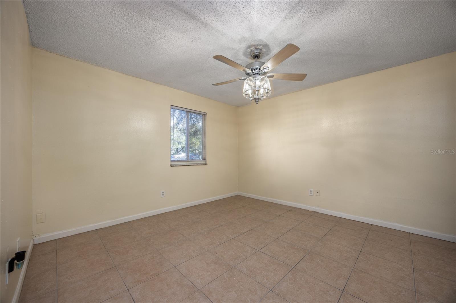 6519 W NEWBERRY #1004