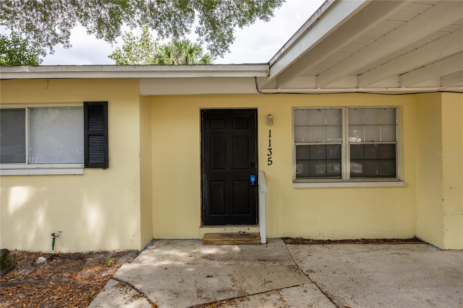 1135 NE 24TH TER