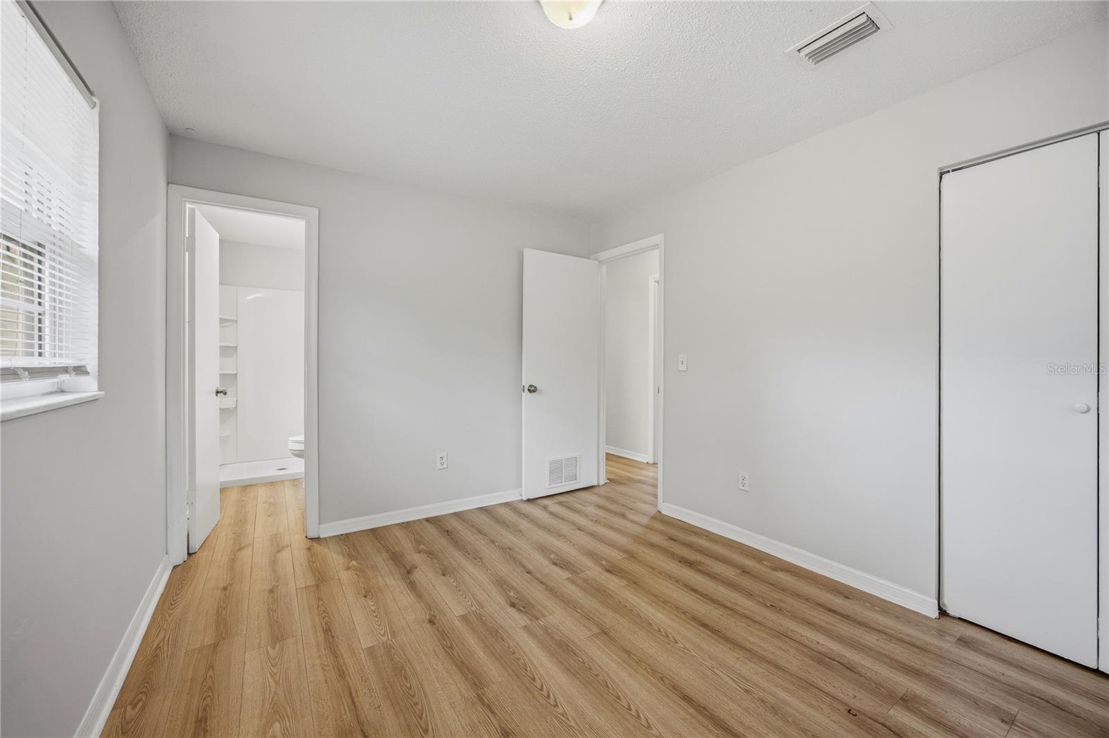 1135 NE 24TH TER
