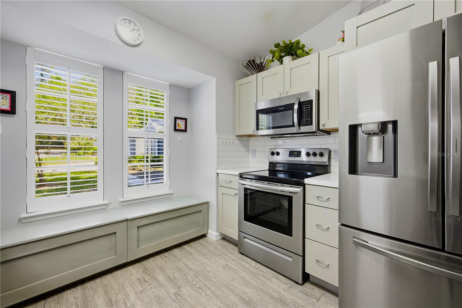 419 NW 50TH BLVD #805