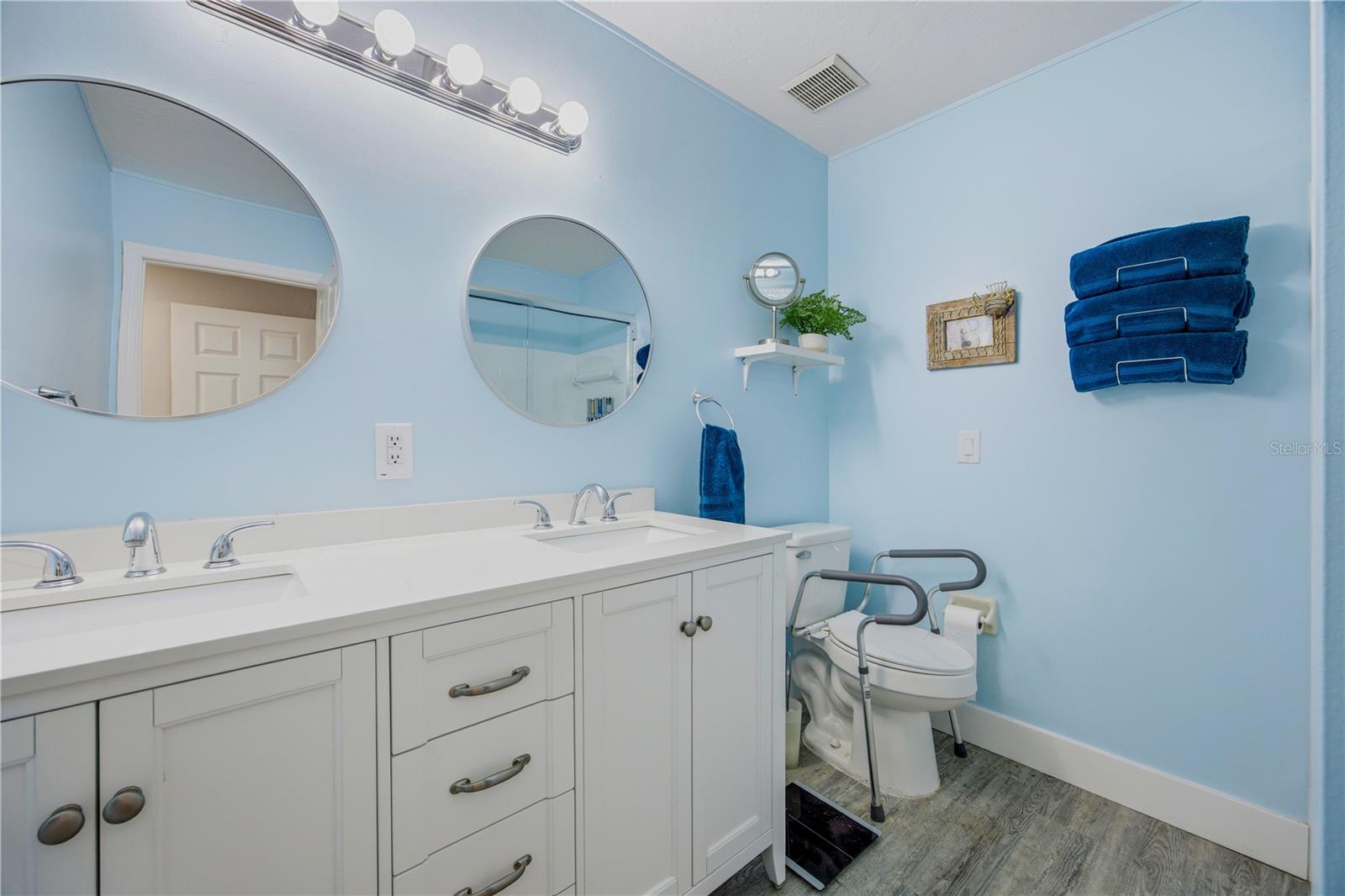 419 NW 50TH BLVD #805