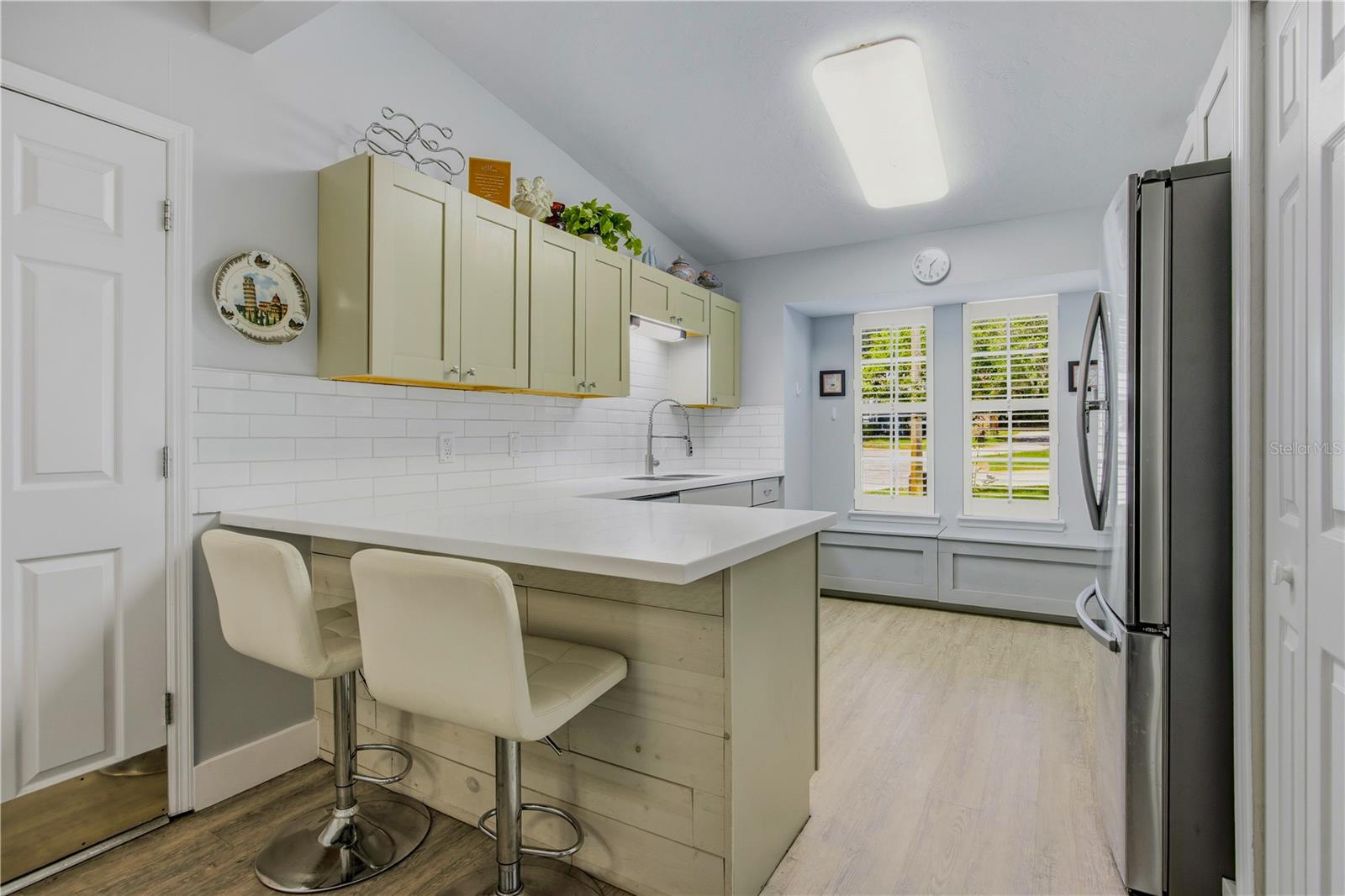 419 NW 50TH BLVD #805